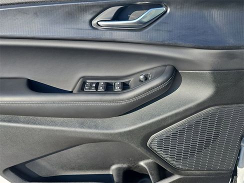 Used 2025 Jeep Grand Cherokee L Altitude image 23