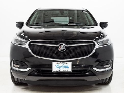 Used 2019 Buick Enclave Essence w/ LPO, Sport Appearance Package AWD/4WD image 4