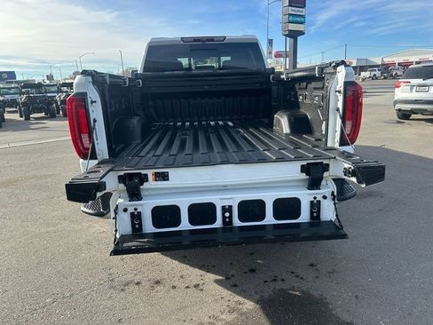 Used 2022 GMC Sierra 2500 SLT w/ SLT Convenience Package image 15