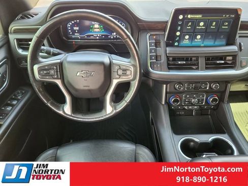 Used 2022 Chevrolet Tahoe Z71 w/ Luxury Package AWD/4WD image 26