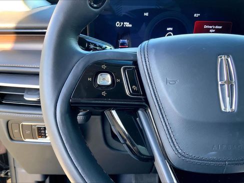 Used 2025 Lincoln Aviator Reserve w/ Jet Appearance Package image 24