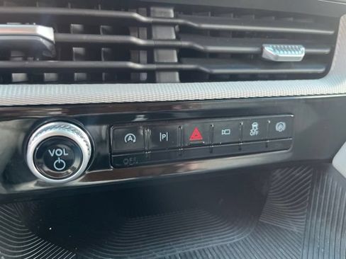Used 2026 Ford Explorer Active w/ Active Comfort Package RWD image 18