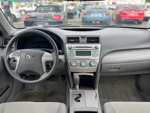 Used 2009 Toyota Camry LE FWD image 14