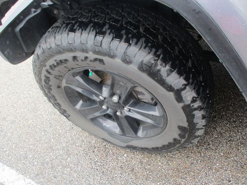 Used 2021 Jeep Wrangler Unlimited Sahara AWD/4WD image 23
