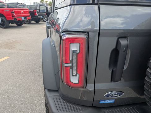 Used 2025 Ford Bronco Badlands image 13