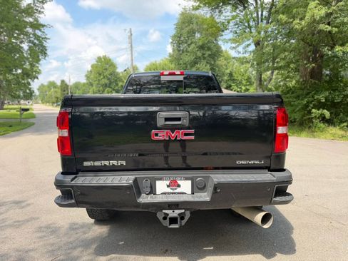 Used 2017 GMC Sierra 3500 Denali w/ Duramax Plus Package AWD/4WD image 9