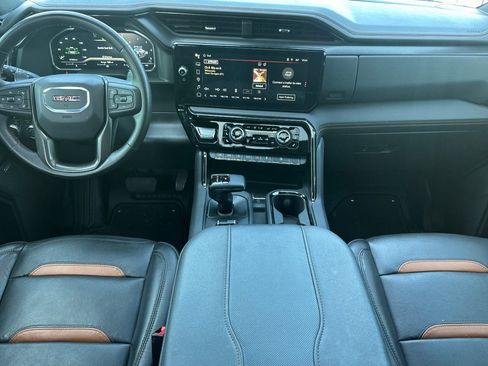 Used 2024 GMC Sierra 1500 AT4 w/ Technology Package AWD/4WD image 15