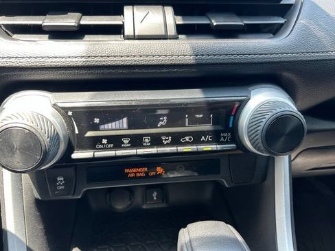 Used 2020 Toyota RAV4 LE FWD image 14