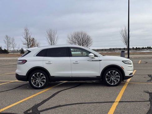 Used 2022 Lincoln Nautilus Reserve w/ Equipment Group 201A image 2