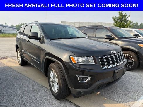 Used 2015 Jeep Grand Cherokee Laredo AWD/4WD image 2