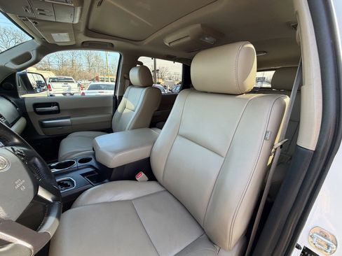 Used 2019 Toyota Sequoia Limited image 22