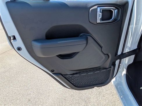 New 2025 Jeep Gladiator Sport image 21