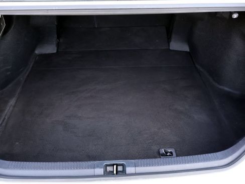 Used 2021 Toyota Camry LE FWD image 11