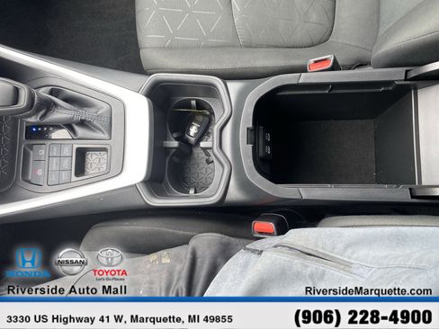 Used 2024 Toyota RAV4 XLE image 28