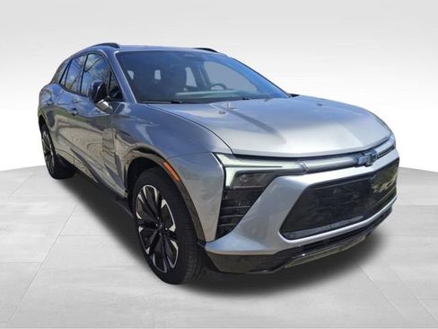 Used 2025 Chevrolet Blazer EV RS AWD/4WD image 6
