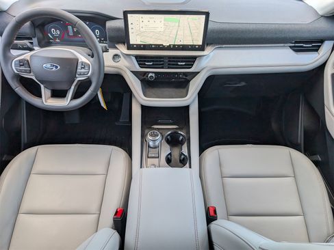 New 2025 Ford Explorer Active w/ Active Comfort Package image 5