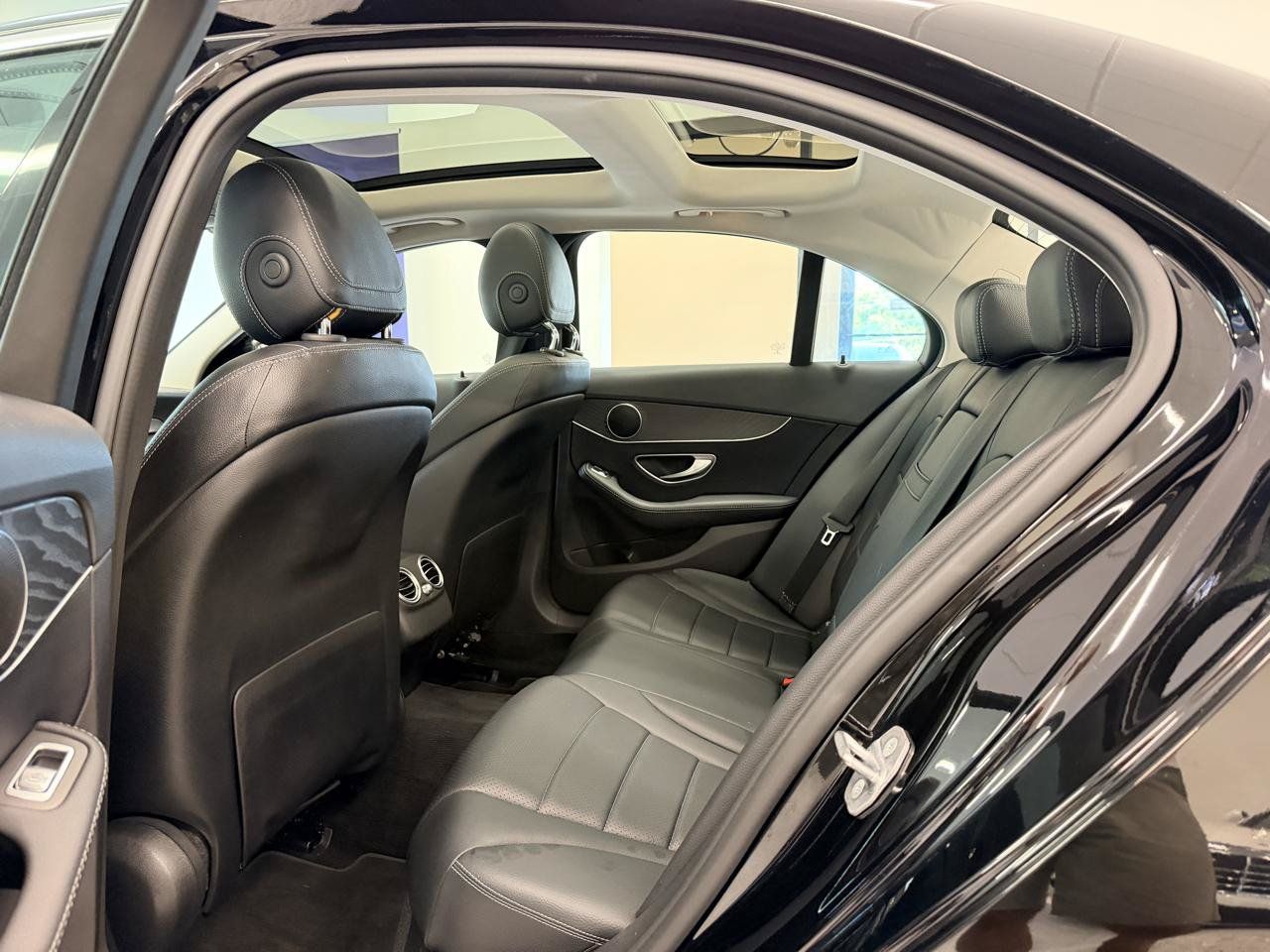 Used 2017 Mercedes-Benz C 300 Sedan image 22