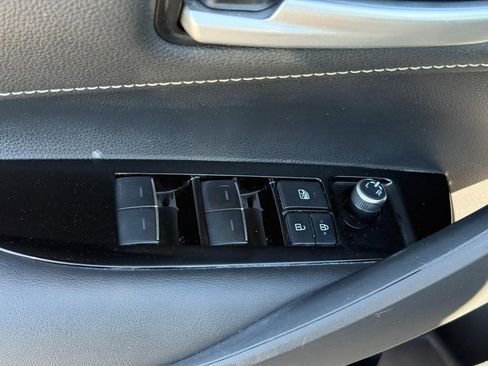 Used 2019 Toyota Corolla SE FWD image 17