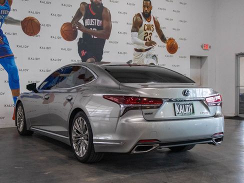 Used 2020 Lexus LS 500 w/ Interior Upgrade Package RWD image 23
