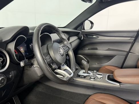 Used 2023 Alfa Romeo Stelvio Ti AWD/4WD image 26