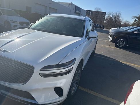 Used 2025 Genesis GV70 2.5T w/ Select Package image 2