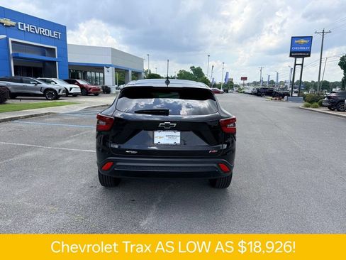 Used 2024 Chevrolet Trax RS w/ Driver Confidence Package FWD image 5