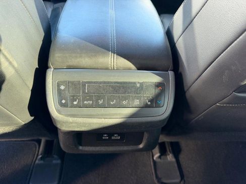 Used 2022 Nissan Pathfinder SL w/ SL Premium Package image 12