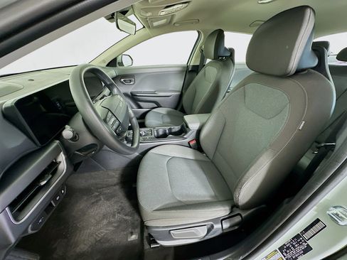 Used 2025 Kia K4 FWD image 13