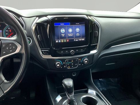 Used 2021 Chevrolet Traverse RS w/ LPO, Floor Liner Package FWD image 9