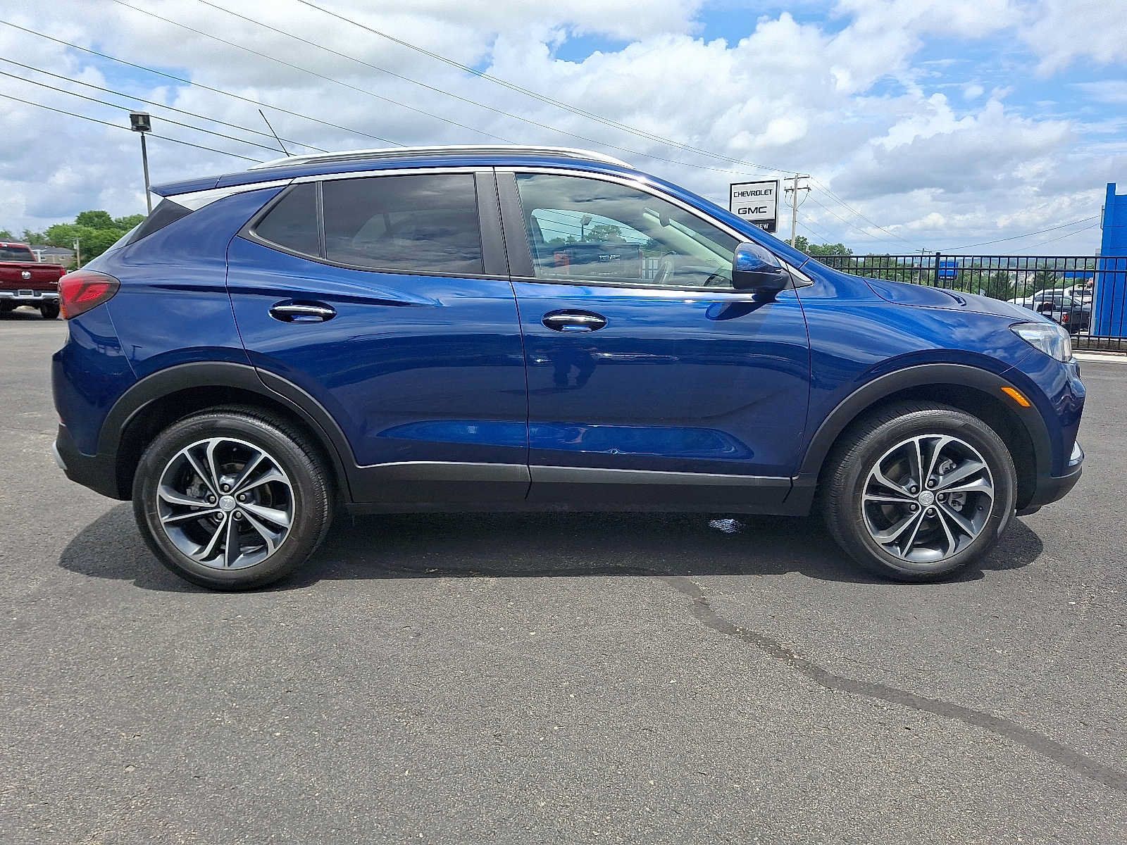 Used 2023 Buick Encore GX Select AWD/4WD image 8