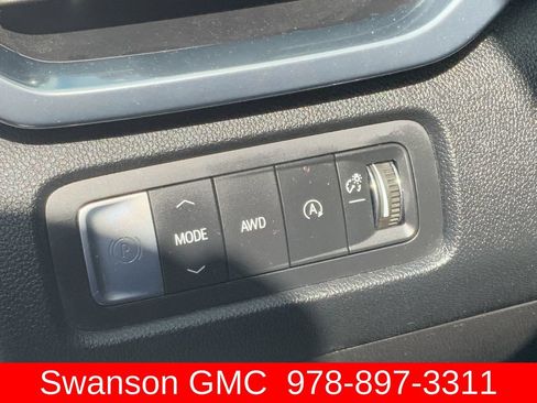 Certified 2025 GMC Acadia Elevation AWD/4WD image 18