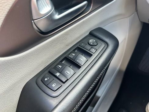 Used 2023 Chrysler Voyager LX FWD image 19