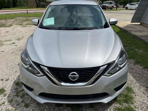 Used 2018 Nissan Sentra SV FWD image 2
