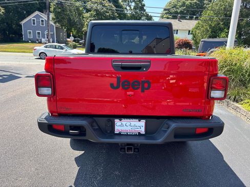 Used 2021 Jeep Gladiator Sport image 5