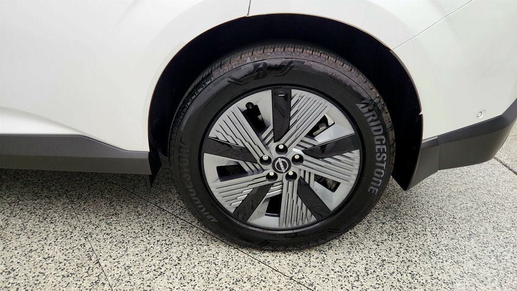Used 2025 Nissan Murano SL AWD/4WD image 9