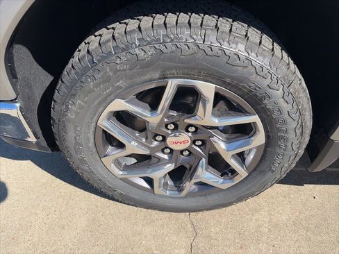 New 2026 GMC Sierra 1500 SLT w/ SLT Premium Plus Package image 10