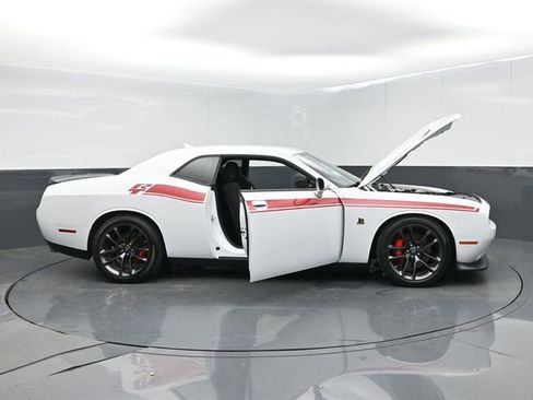 Used 2022 Dodge Challenger R/T Scat Pack RWD image 71