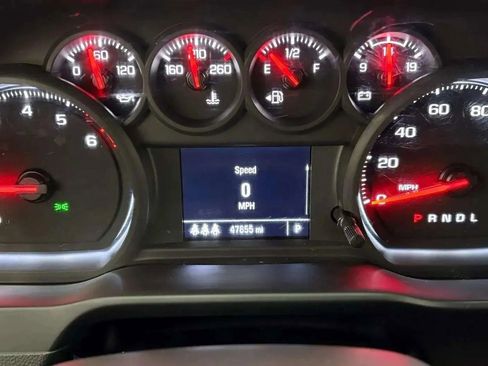 Used 2024 Chevrolet Silverado 2500 Custom w/ Custom Value Package image 16