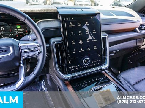 Used 2025 GMC Yukon XL Denali RWD image 34