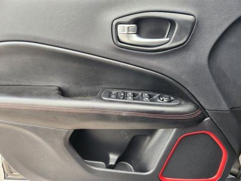 Used 2021 Jeep Compass Trailhawk image 25