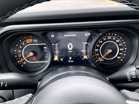 New 2026 Jeep Wrangler Unlimited Rubicon w/ Safety Group image 18