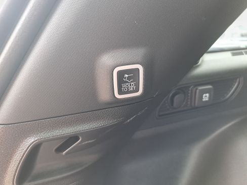 Used 2025 Jeep Grand Cherokee Limited RWD image 14