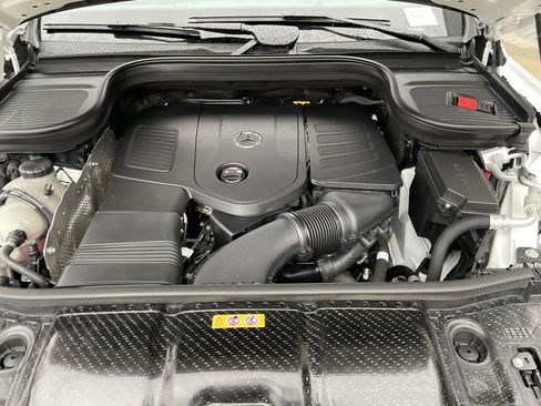 Certified 2024 Mercedes-Benz GLE 450e GLE 450e Plug-In Hybrid 4MATIC image 50