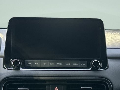 Used 2022 Hyundai Kona Limited image 18