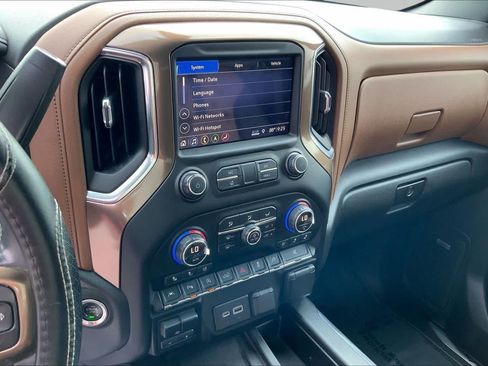Used 2019 Chevrolet Silverado 1500 High Country w/ Technology Package RWD image 6
