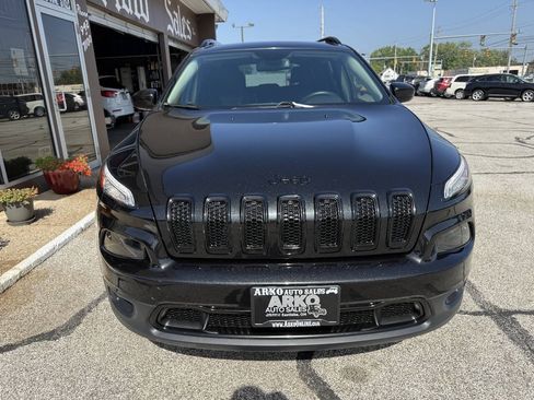 Used 2014 Jeep Cherokee Latitude w/ Cold Weather Group AWD/4WD image 3