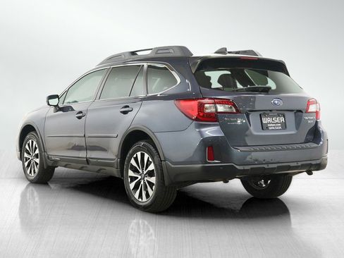 Used 2017 Subaru Outback 3.6R Limited AWD/4WD image 3