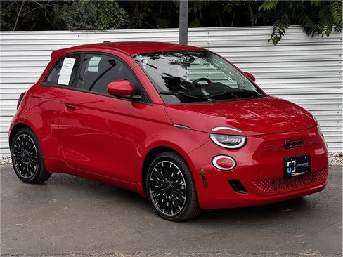 Used 2024 FIAT 500 e (RED) FWD image 6