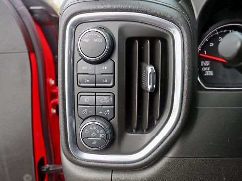 Used 2021 Chevrolet Silverado 1500 LT Trail Boss w/ Convenience Package II image 18