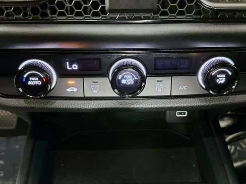 Used 2023 Honda HR-V LX image 23